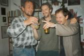 Otthonában (balról: AKNAY János, Wolfgang NICKEL, VINCZE Ottó), Szentendre, 1995, 