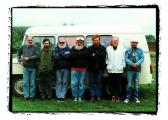 A Patak Csoport útban Finnország felé (balról: KÉRI Mihály, GUBIS Mihály, HANN Ferenc, SOMOGYI György, AKNAY János, PUHA Ferenc, PENYASKA László), 1999, 